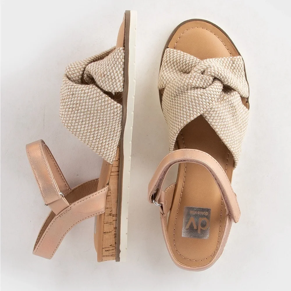 DV by DOLCE VITA Davis Girls Woven Sandals Size: 1